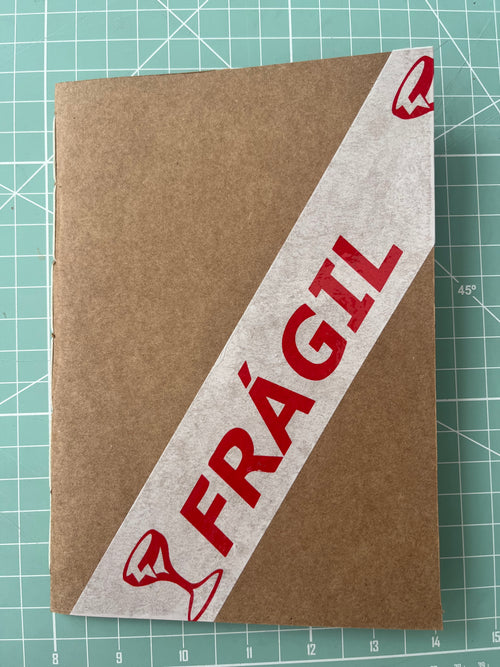Caderno Frágil